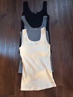 Women’s Ribbed Tank Top Pack - Black, Gray, and cream women’s Size S. Like new